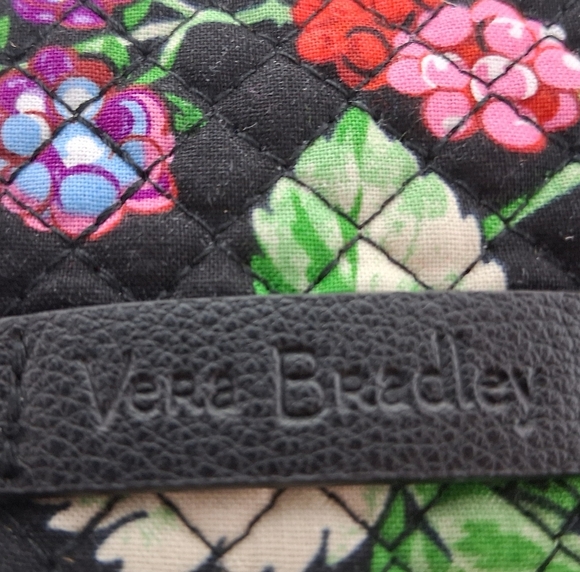 NEW Vera Bradley Winter Berry Iconic Custom Crossbody/Wristlet Bag   Size 9"×7" - Picture 3 of 7
